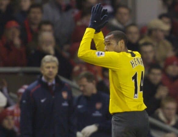 Liverpool, England - Saturday, January 6, 2007: Arsenal's wannabe Liverpool player Thierry Henry applauds the fans on the Spion Kop as he is substituted during the FA Cup 3rd Round match at Anfield. (Pic by David Rawcliffe/Propaganda)