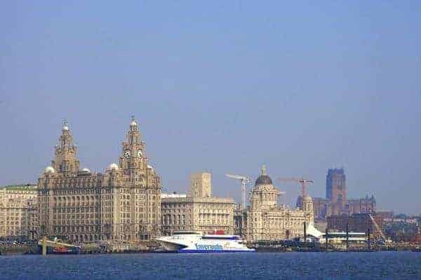 Liverpool, England - Sunday, June 10, 2007: The Liverpool skyline featuring the Liver Buildings. (Pic by David Rawcliffe/Propaganda)