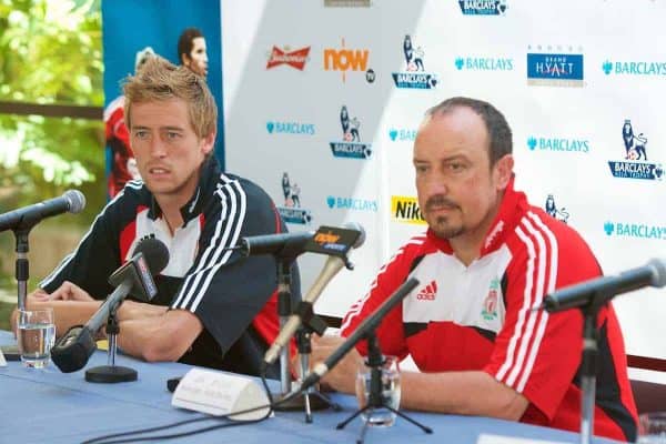 Hong Kong, China - Thursday, July 26, 2007: Liverpool's Peter Crouch and manager Rafael Benitez during a press conference at the Grand Hyatt Hotel ahead of the Barclays Asia Trophy Final during a pre-season tour of Hong Kong. (Photo by David Rawcliffe/Propaganda)