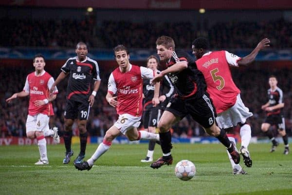 LONDON, ENGLAND - Wednesday, April 2,2008: Liverpool's captain Steven Gerrard MBE crosses for the equalising goal against Arsenal during the UEFA Champions League Quarter-Final 1st Leg match at the Emirates Stadium. (Pic by David Rawcliffe/Propaganda)