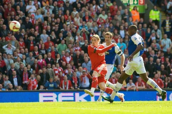 LIVERPOOL, ENGLAND - Saturday, April 11, 2009: Liverpool's Fernando Torres in action against Blackburn Rovers during the Premiership match at Anfield. (Photo by: David Rawcliffe/Propaganda)