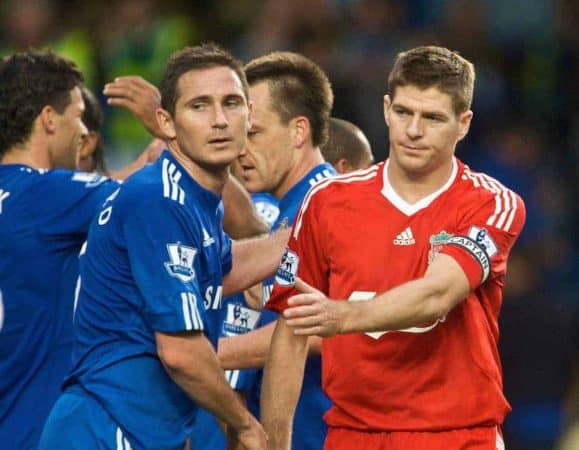 LONDON, ENGLAND - Sunday, October 4, 2009: Liverpool's dejected captain Steven Gerrard MBE shakes hands with Chelsea's heavy-set captain Frank Lampard after the Premiership match at Stamford Bridge. (Pic by David Rawcliffe/Propaganda)i