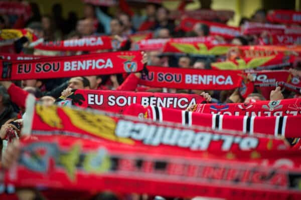 LISBON, PORTUGAL - Thursday, April 1, 2010: SL Benfica supporters before the UEFA Europa League Quarter-Final 1st Leg match against Liverpool at the Estadio da Luz. (Pic by David Rawcliffe/Propaganda)