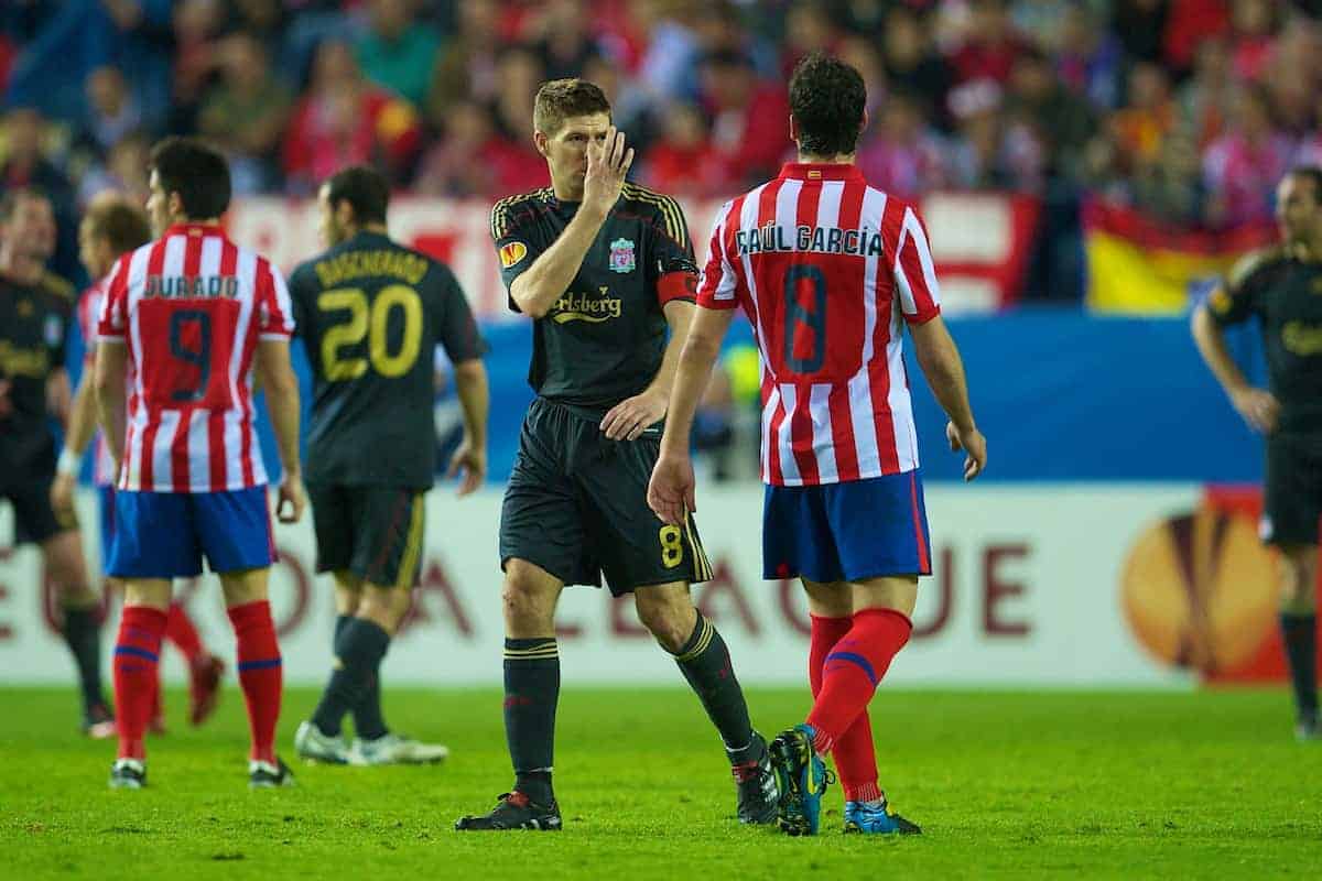 MADRID, SPAIN - Thursday, April 22, 2010: Liverpool's captain Steven Gerrard MBE argues with Club Atletico de Madrid's Raul Garcia during the UEFA Europa League Semi-Final 1st Leg match at the Vicente Calderon. (Mandatory Credit: David Rawcliffe/Propaganda)