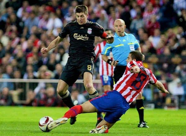 MADRID, SPAIN - Thursday, April 22, 2010: Liverpool's captain Steven Gerrard MBE during the UEFA Europa League Semi-Final 1st Leg match against Club Atletico de Madrid's Alvaro Dominguez at the Vicente Calderon. (Mandatory Credit: Miguel Angel Acero/Propaganda/Alterphotos)