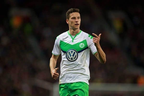 MANCHESTER, ENGLAND - Wednesday, September 30, 2015: VfL Wolfsburg's Julian Draxler in action against Manchester United during the UEFA Champions League Group B match at Old Trafford. (Pic by David Rawcliffe/Propaganda)