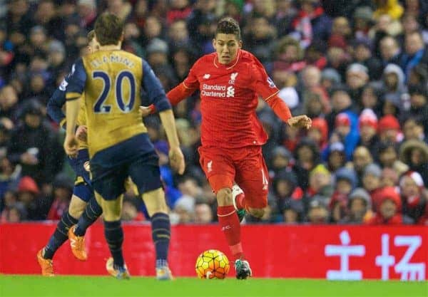 LIVERPOOL, ENGLAND - Wednesday, January 13, 2016: Liverpool's Roberto Firmino in action against Arsenal during the Premier League match at Anfield. (Pic by David Rawcliffe/Propaganda)