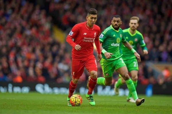 LIVERPOOL, ENGLAND - Saturday, February 6, 2016: Liverpool's Roberto Firmino in action against Sunderland during the Premier League match at Anfield. (Pic by David Rawcliffe/Propaganda)