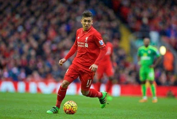 LIVERPOOL, ENGLAND - Saturday, February 6, 2016: Liverpool's Roberto Firmino in action against Sunderland during the Premier League match at Anfield. (Pic by David Rawcliffe/Propaganda)