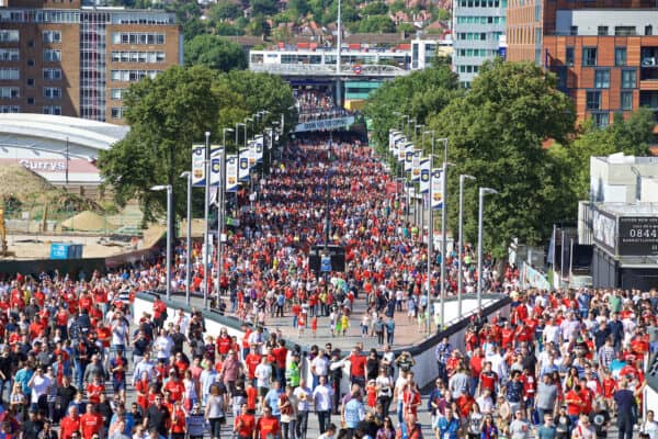 LONDON, ENGLAND - Saturday, August 6, 2016: Liverpool supporters arrive for the International Champions Cup match against FC Barcelona at Wembley Stadium. (Pic by David Rawcliffe/Propaganda)