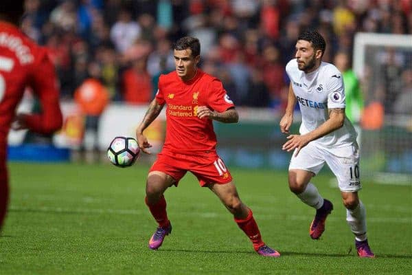 LIVERPOOL, ENGLAND - Saturday, October 1, 2016: Liverpool's Philippe Coutinho Correia in action against Swansea City during the FA Premier League match at the Liberty Stadium. (Pic by David Rawcliffe/Propaganda)