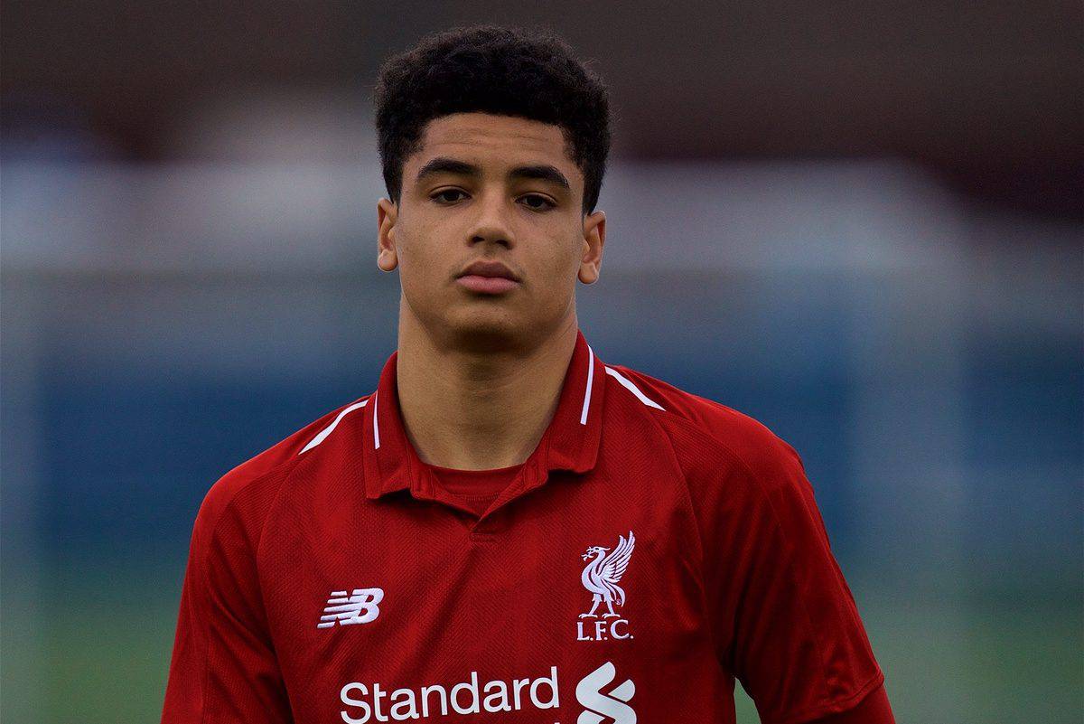 SAINT-GERMAIN-EN-LAYE, FRANCE - Wednesday, November 28, 2018: Liverpool's Ki-Jana Hoever before the UEFA Youth League Group C match between Paris Saint-Germain Under-19's and Liverpool FC Under-19's at Stade Georges-LefËvre. (Pic by David Rawcliffe/Propaganda)