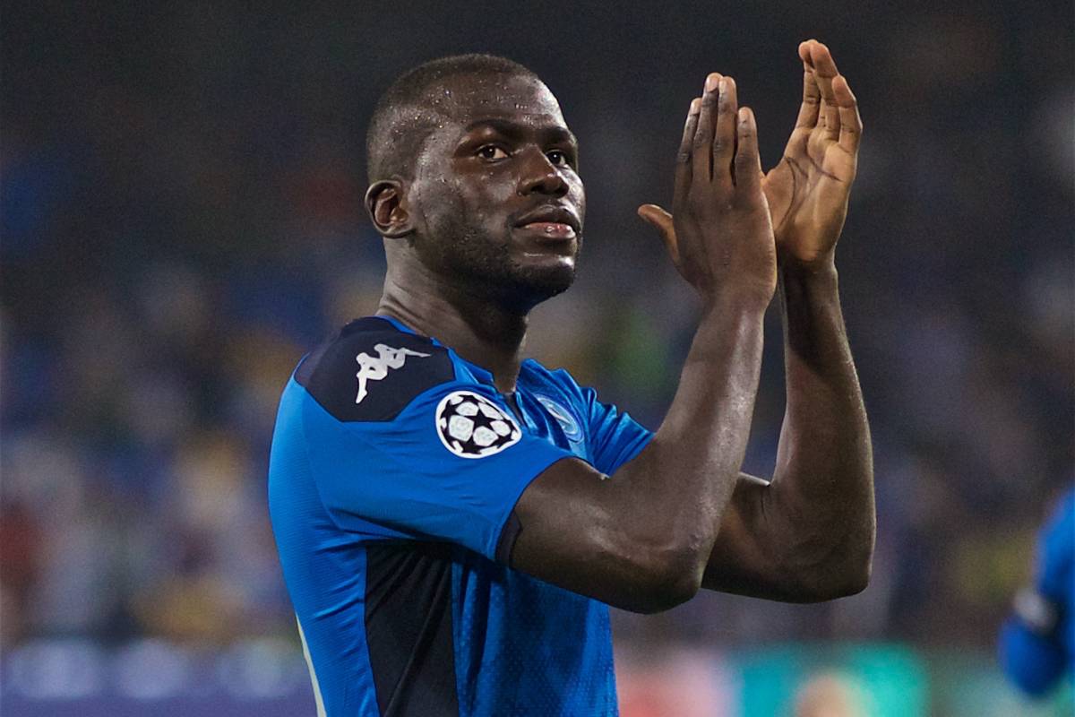 NAPLES, ITALY - Tuesday, September 17, 2019: SSC Napoli's Kalidou Koulibaly applauds the supporters after the UEFA Champions League Group E match between SSC Napoli and Liverpool FC at the Studio San Paolo. Napoli won 2-0. (Pic by David Rawcliffe/Propaganda)