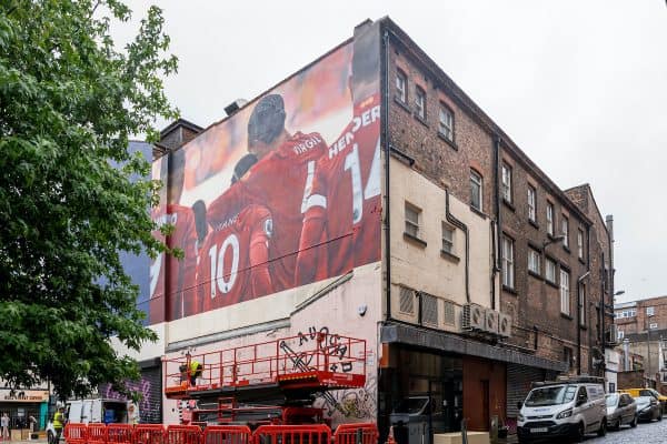 LIVERPOOL, ENGLAND - Wednesday, July 8, 2020: A new mural featuring Liverpool FC's Sadio Mané and Virgil van Dijk pictured being installed on Bold Street in Liverpool city centre. The piece will be part of a campaign by club sponsor Nivia. Liverpool recently won their 19th League title by winning the 2019/20 FA Premier League. (Pic by David Rawcliffe/Propaganda)