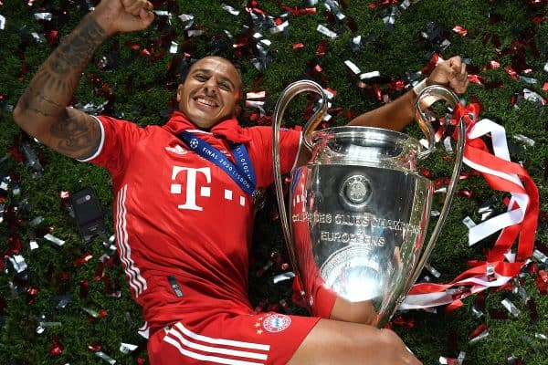 LISBON, PORTUGAL - Sunday, August 23, 2020: FC Bayern Munich’s Thiago Alcantara celebrates with the European Cup trophy as Bayern win it for the sixth time after the UEFA Champions League Final between FC Bayern Munich and Paris Saint-Germain at the Estadio do Sport Lisboa e Benfica. FC Bayern Munich won 1-0. (Credit: ©UEFA)