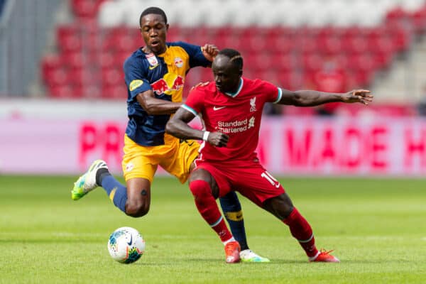 SALZBURG, AUSTRIA - Tuesday, August 25, 2020: Liverpool's Sadio Mané (R) and FC Red Bull Salzburg's Enock Mwepu during a preseason friendly match between FC Red Bull Salzburg and Liverpool FC at the Red Bull Arena. (Pic by Propaganda)