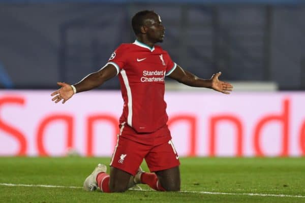 MADRID, SPAIN - Tuesday, April 6, 2021: Liverpool's Sadio Mané appeals to the referee after being fouled during the UEFA Champions League Quarter-Final 1st Leg game between Real Madird CF and Liverpool FC at the Estadio Alfredo Di Stefano. (Pic by Propaganda)