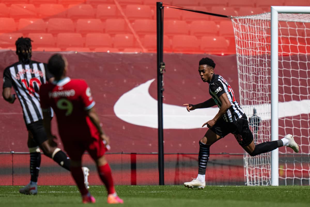 LIVERPOOL, ENGLAND - Saturday, April 24, 2021: Newcastle United's Joe Willock celebrates after scoring an equalising goal in the 95th minute during the FA Premier League match between Liverpool FC and Newcastle United FC at Anfield. (Pic by David Rawcliffe/Propaganda)