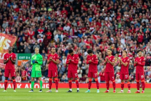 LIVERPOOL, ENGLAND - Monday, August 9, 2021: Players and supporters stand for a moment's applause to remember former Liverpool and Club Atlético Osasuna player Michael Robinson before a pre-season friendly match between Liverpool FC and Club Atlético Osasuna at Anfield. (Pic by David Rawcliffe/Propaganda)