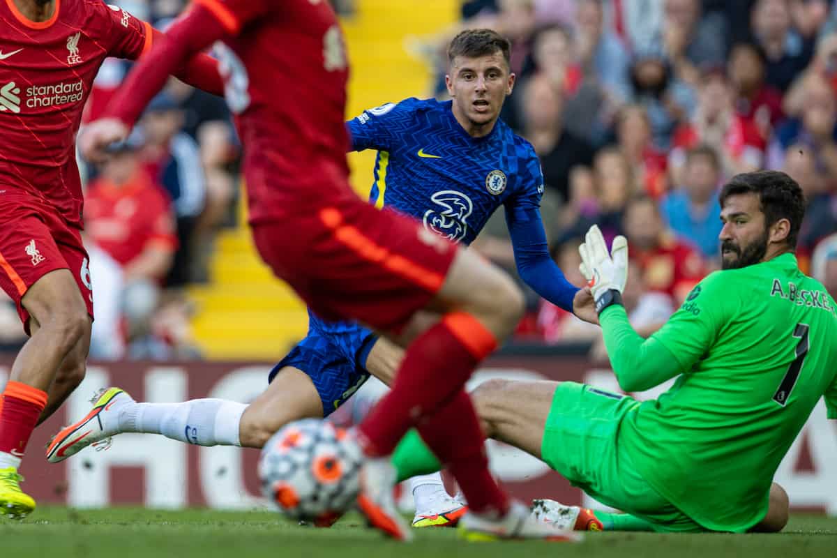 LIVERPOOL, ENGLAND - Saturday, August 28, 2021: Chelsea's Mason Mount sees his shot go wide during the FA Premier League match between Liverpool FC and Chelsea FC at Anfield. (Pic by David Rawcliffe/Propaganda)