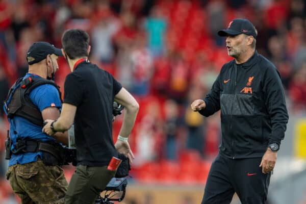  Liverpool's manager Jürgen Klopp tells off the Sky Sports steadycam operator after the FA Premier League match between Liverpool FC and Chelsea FC at Anfield. The game ended in a 1-1 draw. (Pic by David Rawcliffe/Propaganda)