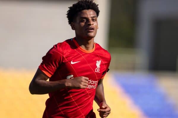 PORTO, PORTUGAL - Tuesday, September 28, 2021: Liverpool's substitute Melkamu Frauendorf celebrates after scoring the equalising goal during the UEFA Youth League Group B Matchday 2 game between FC Porto Under-19's and Liverpool FC Under-19's at the Vila Nova de Gaia Stadium. (Pic by David Rawcliffe/Propaganda)