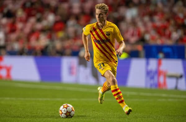 LISBON, PORTUGAL - Wednesday, September 29, 2021: Barcelona's Frenkie de Jong during the UEFA Champions League Group E Matchday 2 game between SL Benfica and FC Barcelona at the Estádio da Luz. Benfica won 3-0. (Pic by David Rawcliffe/Propaganda)