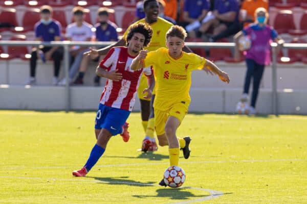 MADRID, SPAIN - Tuesday, October 19, 2021: Liverpool's James Norris (R) and Club Atlético de Madrid's Javier Currás Caballero during the UEFA Youth League Group B Matchday 3 game between Club Atlético de Madrid Under-19's and Liverpool FC Under-19's at the Atlético de Madrid Centro Deportivo Wanda Alcalá de Henares. Club Atlético de Madrid won 2-0. (Pic by David Rawcliffe/Propaganda)