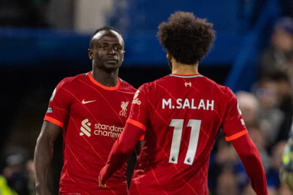LONDON, ENGLAND - Sunday, January 2, 2022: Liverpool's Sadio Mané celebrates after scoring the opening goal during the FA Premier League match between Chelsea FC and Liverpool FC at Stamford Bridge. The game ended in a 2-2 draw. (Pic by David Rawcliffe/Propaganda)