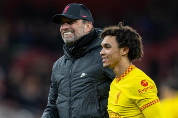 LONDON, ENGLAND - Thursday, January 20, 2022: Liverpool manager Jürgen Klopp celebrates with Trent Alexander-Arnold after the Football League Cup Semi-Final 2nd Leg match between Arsenal FC and Liverpool FC at the Emirates Stadium. Liverpool won 2-0, 2-0 on aggregate. (Pic by David Rawcliffe/Propaganda)