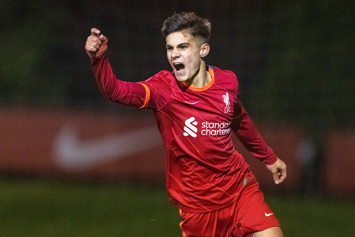 KIRKBY, ENGLAND - Saturday, January 29, 2022: Liverpool's Oakley Cannonier celebrates after scoring the third goal during the FA Youth Cup 5th Round match between Liverpool FC Under-18's and Chelsea FC Under-18's at the Liverpool Academy. Chelsea won 4-3. (Pic by David Rawcliffe/Propaganda)