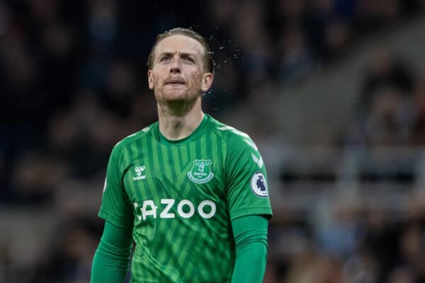 NEWCASTLE-UPON-TYNE, ENGLAND - Tuesday, February 8, 2022: Everton's goalkeeper Jordan Pickford during the FA Premier League match between Newcastle United FC and Everton FC at St. James’ Park. Newcastle United won 3-1. (Pic by David Rawcliffe/Propaganda)