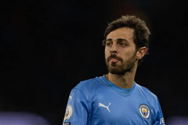 MANCHESTER, ENGLAND - Wednesday, February 9, 2022: Manchester City's Bernardo Silva during the FA Premier League match between Manchester City FC and Brentford FC at the Etihad Stadium. Manchester City won 2-0. (Pic by David Rawcliffe/Propaganda)