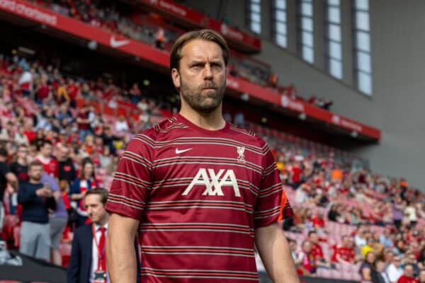 LIVERPOOL, ENGLAND – Samstag, 26. März 2022: Liverpools Torwart Sander Westerveld beim Aufwärmen vor dem Spiel vor dem Freundschaftsspiel der LFC Foundation zwischen Liverpool FC Legends und FC Barcelona Legends in Anfield.  (Bild von David Rawcliffe/Propaganda)