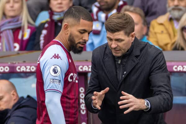 BIRMINGHAM, ENGLAND - Saturday, April 9, 2022: Aston Villa's manager Steven Gerrard (R) gives instructions to Douglas Luiz during the FA Premier League match between Aston Villa FC and Tottenham Hotspur FC at Villa Park. Tottenham won 4-0. (Pic by David Rawcliffe/Propaganda)