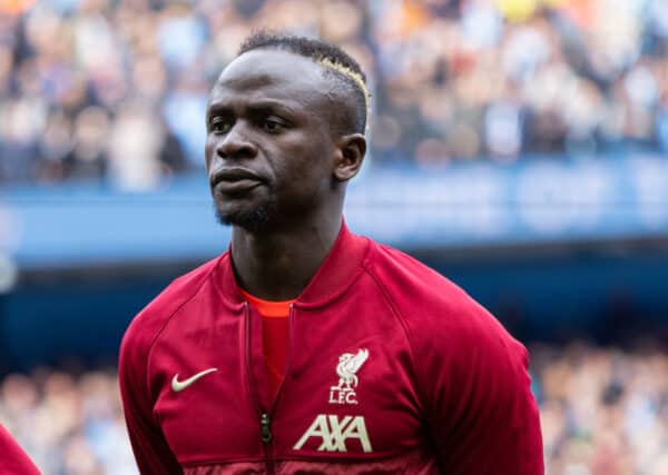 MANCHESTER, ENGLAND - Sunday, April 10, 2022: Liverpool's Trent Alexander-Arnold (L) and Sadio Mané line-up before the FA Premier League match between Manchester City FC and Liverpool FC at the City of Manchester Stadium. The game ended in a 2-2 draw. (Pic by David Rawcliffe/Propaganda)