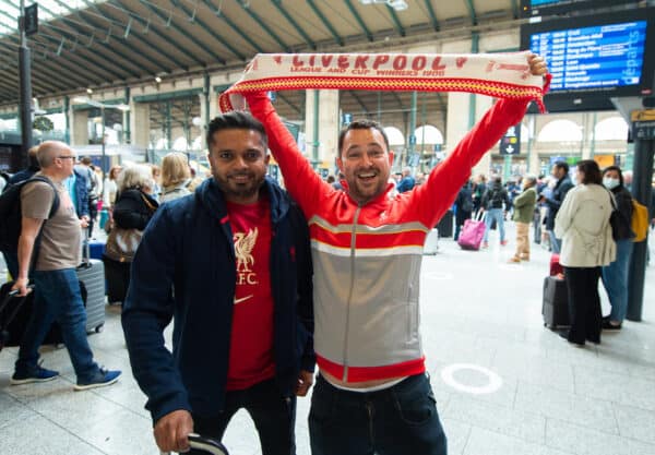 PARIS, FRANCE - Friday, May 27, 2022: Liverpool supporters arrive at Gare du Nord train station in Paris ahead of the UEFA Champions League Final game between Liverpool FC and Real Madrid CF. (Photo by Propaganda)