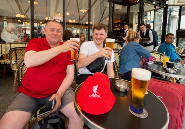 PARIS, FRANCE - Friday, May 27, 2022: Liverpool supporters arrive at Gare du Nord train station in Paris ahead of the UEFA Champions League Final game between Liverpool FC and Real Madrid CF. (Photo by Propaganda)