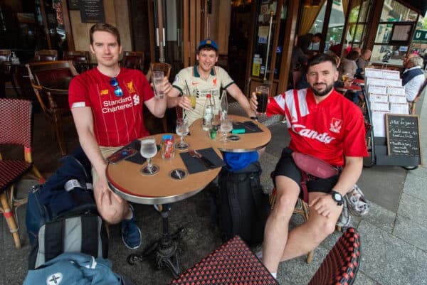 PARIS, FRANCE - Friday, May 27, 2022: Liverpool supporters arrive at Gare du Nord train station in Paris ahead of the UEFA Champions League Final game between Liverpool FC and Real Madrid CF. (Photo by Propaganda)