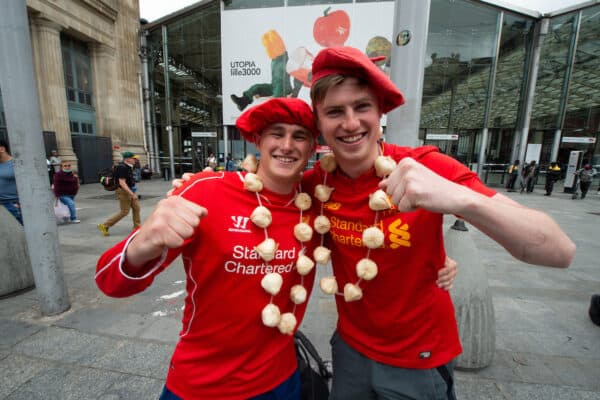 PARIS, FRANCE - Friday, May 27, 2022: Liverpool supporters arrive in Paris ahead of the UEFA Champions League Final game between Liverpool FC and Real Madrid CF. (Photo by Propaganda)