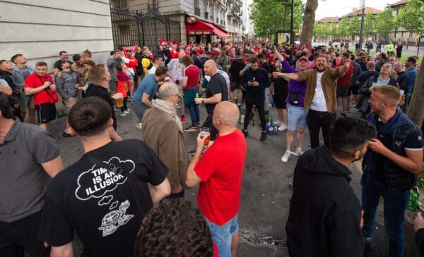 PARIS, FRANCE - Friday, May 27, 2022: Liverpool supporters at The Kop Bar in Paris ahead of the UEFA Champions League Final game between Liverpool FC and Real Madrid CF. (Photo by Propaganda)