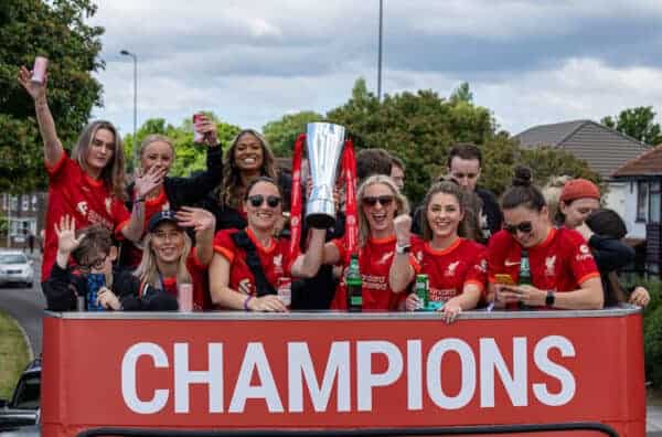 LIVERPOOL, ENGLAND - Sunday, May 29, 2022: Liverpool women's players with the FA Women's Championship trophy during a parade around the city. (Photo by David Rawcliffe/Propaganda)