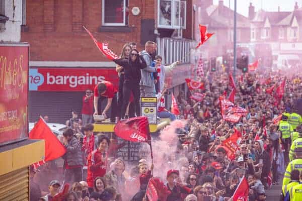 LIVERPOOL, ENGLAND - Sunday, May 29, 2022: Liverpool supporters await the start of an open top bus parade around the city after the club won the Cup Double, the FA Cup and the Football League Cup. (Photo by David Rawcliffe/Propaganda)