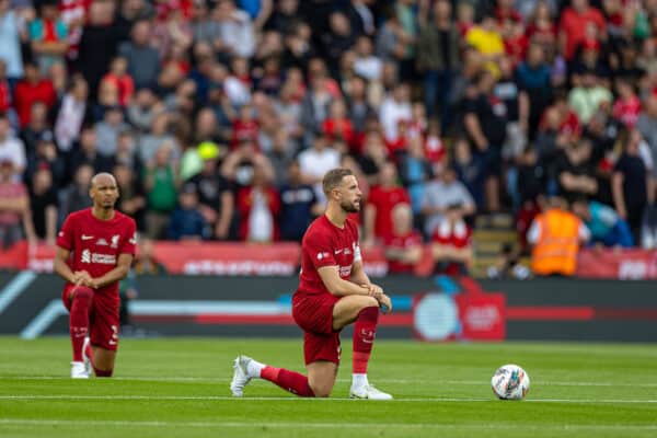 LEICESTER, ENGLAND - Saturday, July 30, 2022: Liverpool's captain Jordan Henderson (R) and Fabio Henrique Tavares 'Fabinho' kneel down (takes a knee) in support of the Black Lives Matter movement before the FA Community Shield friendly match between Liverpool FC and Manchester City FC at the King Power Stadium. Liverpool won 3-1. (Pic by David Rawcliffe/Propaganda)