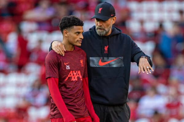 LIVERPOOL, ENGLAND - Sunday, July 31, 2022: Liverpool's manager Jürgen Klopp (R) and Melkamu Frauendorf during the pre-match warm-up before a pre-season friendly match between Liverpool FC and RC Strasbourg Alsace at Anfield. Strasbourg won 3-0. (Pic by David Rawcliffe/Propaganda)