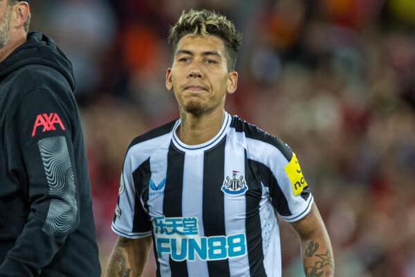 LIVERPOOL, ENGLAND - Wednesday, August 31, 2022: Liverpool's manager Jürgen Klopp (L) and Roberto Firmino celebrate after the FA Premier League match between Liverpool FC and Newcastle United FC at Anfield. Liverpool won 2-1. (Pic by David Rawcliffe/Propaganda)