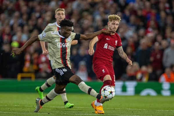 LIVERPOOL, ENGLAND - Tuesday, September 13, 2022: Liverpool's Harvey Elliott (R) is challenged by AFC Ajax's Mohammed Kudus during the UEFA Champions League Group A matchday 2 game between Liverpool FC and AFC Ajax at Anfield. (Pic by David Rawcliffe/Propaganda)