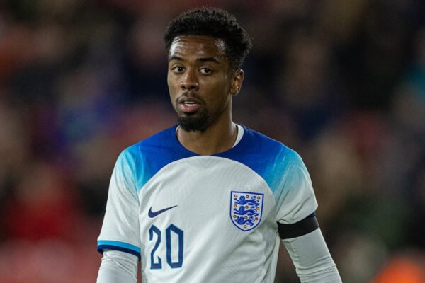 SHEFFIELD, ENGLAND - Tuesday, September 27, 2022: England's substitute Angel Gomes during the International friendly between England Under-21’s and Germany Under-21’s at Bramall Lane. (Photo by David Rawcliffe/Propaganda)