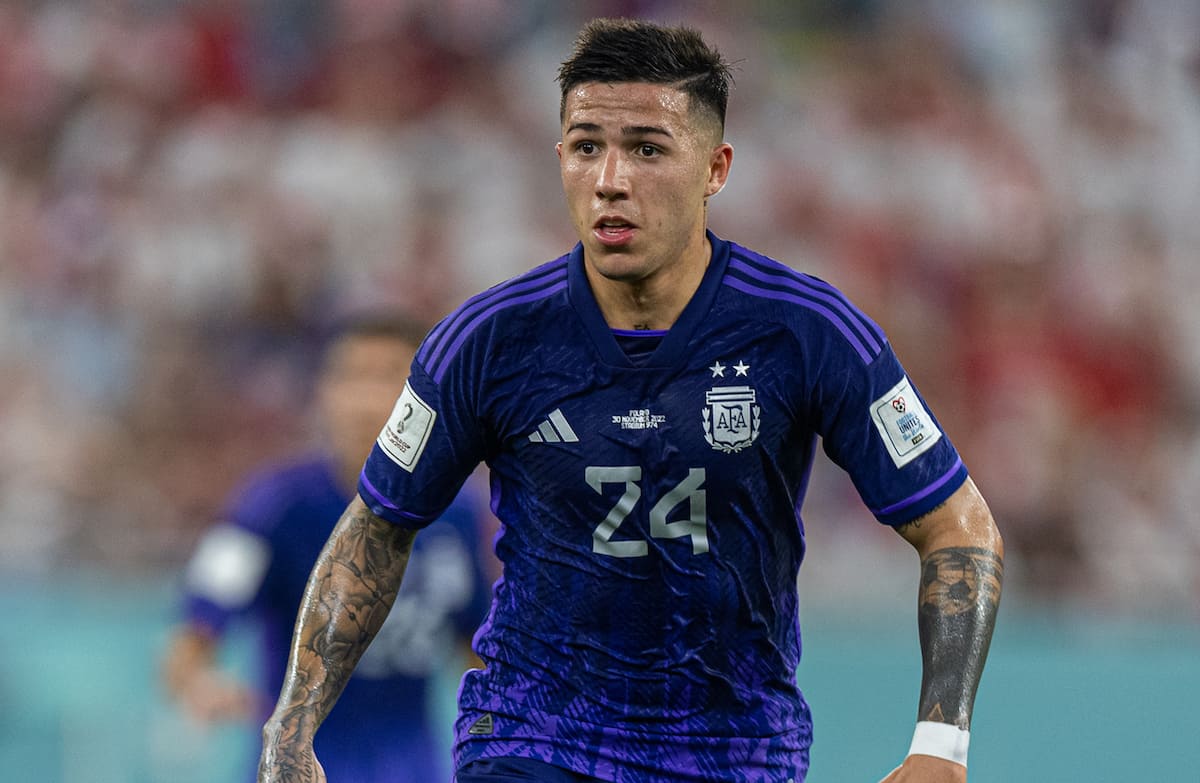 DOHA, QATAR - Wednesday, November 30, 2022: Argentina's Enzo Fernández during the FIFA World Cup Qatar 2022 Group C match between Poland and Argentina at the Stadium 974. (Pic by David Rawcliffe/Propaganda)