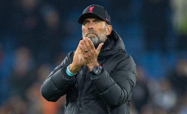 MANCHESTER, ENGLAND - Thursday, December 22, 2022: Liverpool's manager Jürgen Klopp applauds the supporters after the Football League Cup 4th Round match between Manchester City FC and Liverpool FC at the City of Manchester Stadium. Manchester City won 3-2. (Pic by David Rawcliffe/Propaganda)